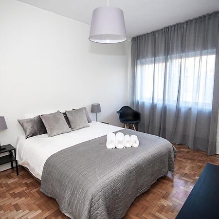 Downtown 3 Bedroom With Balcony - Quiet Street - Family Friendly - Groups OOporto Exteriör bild