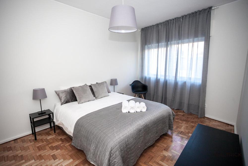Downtown 3 Bedroom With Balcony - Quiet Street - Family Friendly - Groups OOporto Exteriör bild