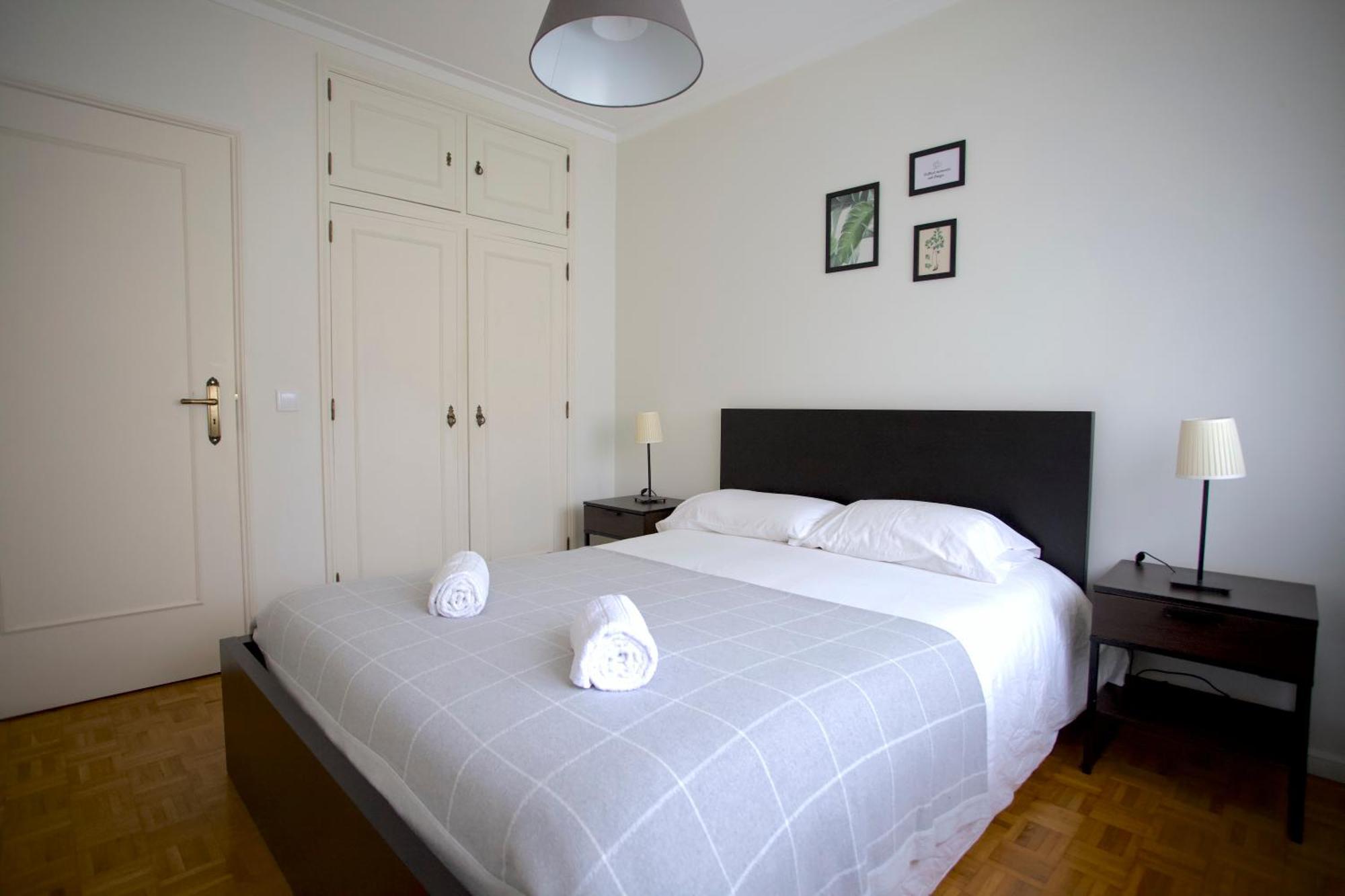 Downtown 3 Bedroom With Balcony - Quiet Street - Family Friendly - Groups OOporto Exteriör bild