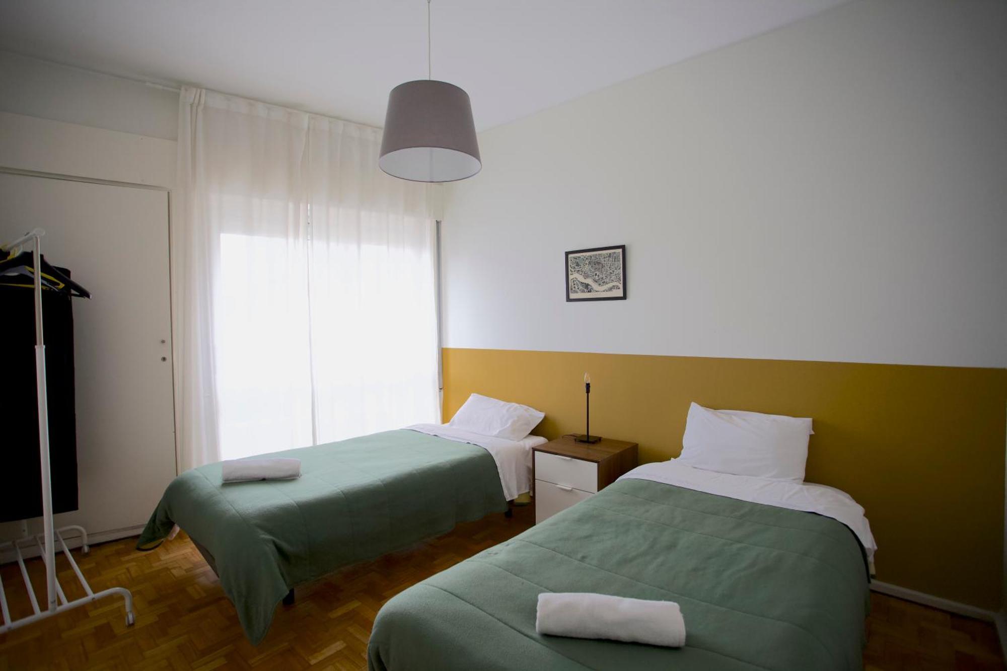 Downtown 3 Bedroom With Balcony - Quiet Street - Family Friendly - Groups OOporto Exteriör bild
