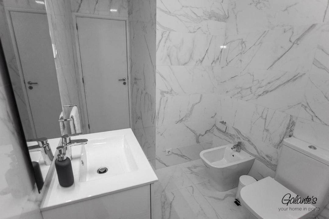 Downtown 3 Bedroom With Balcony - Quiet Street - Family Friendly - Groups OOporto Exteriör bild